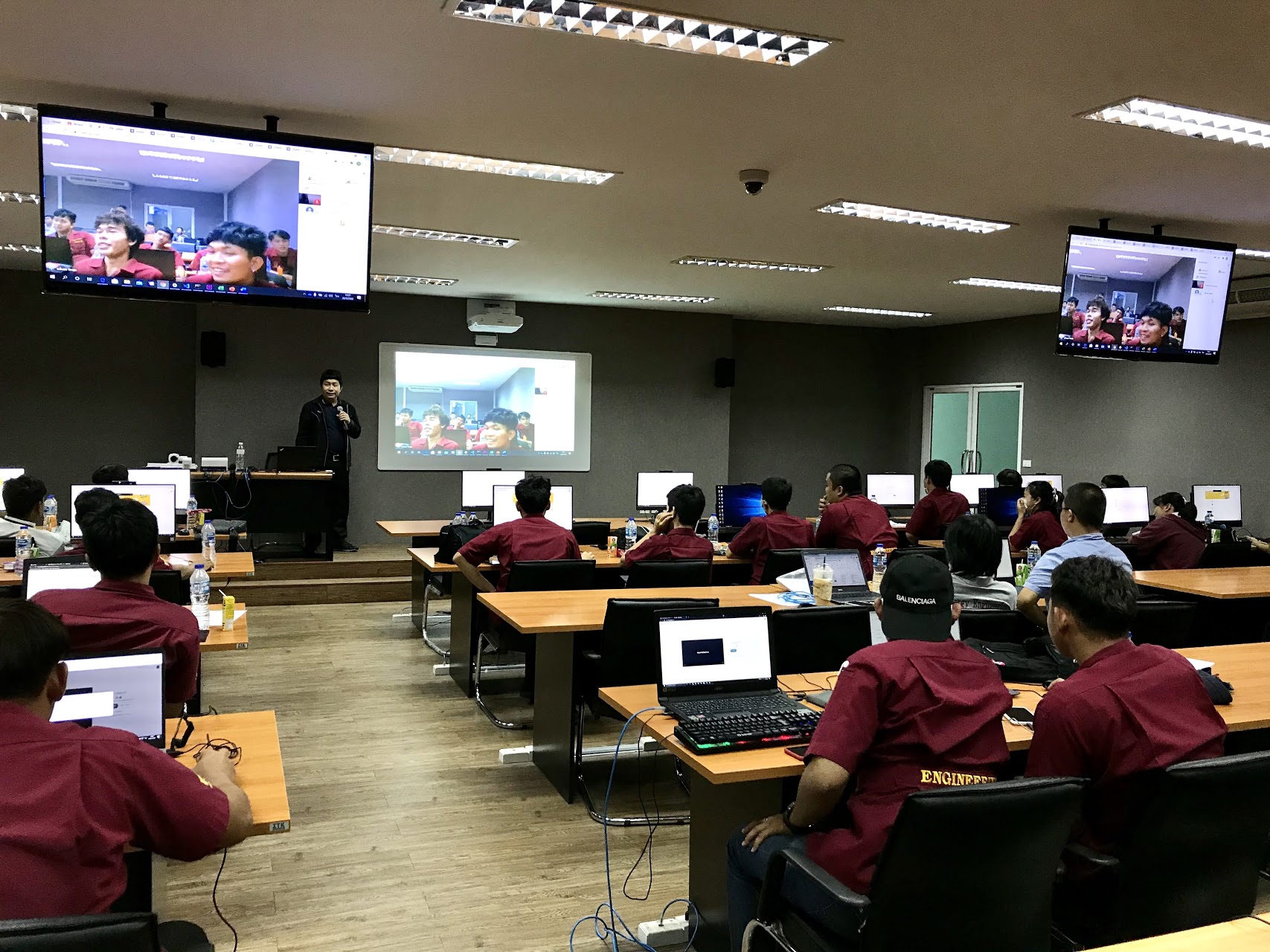 วิทยาลัยธาตุพนม มหาวิทยาลัยนครพนม เข้าศึกษาดูงานพร้อมรับการอบรม เรื่องการจัดการเรียนการสอนออนไลน์ด้วยโปรแกรม Classroom , Meet , Teams